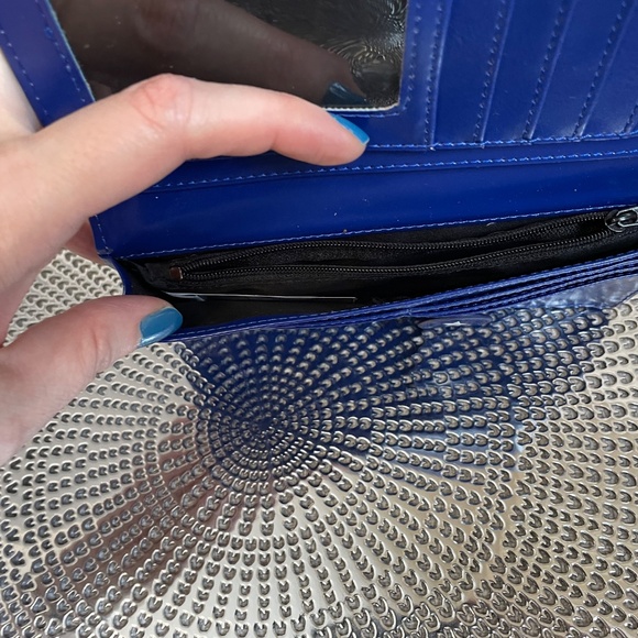 Shag Wear Inukshuk Wallet - Picture 4 of 4